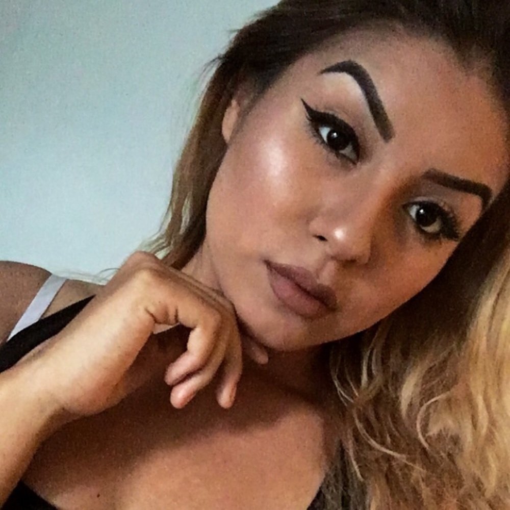 Meet your Posher, Dayana